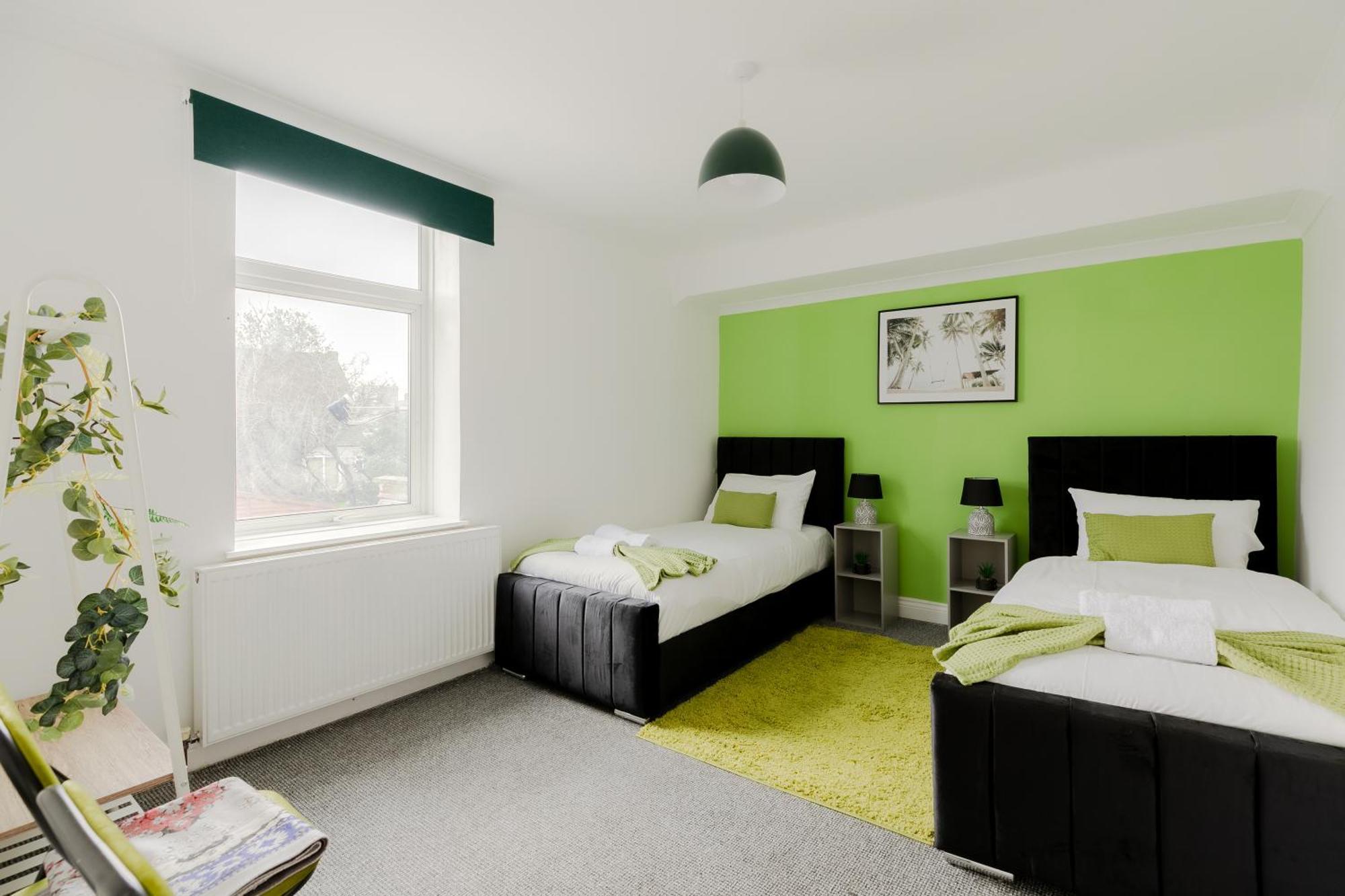 Вилла 5Br House, Free Parking Offa12, Contractor, Big Families, Relocation Редбридж Экстерьер фото