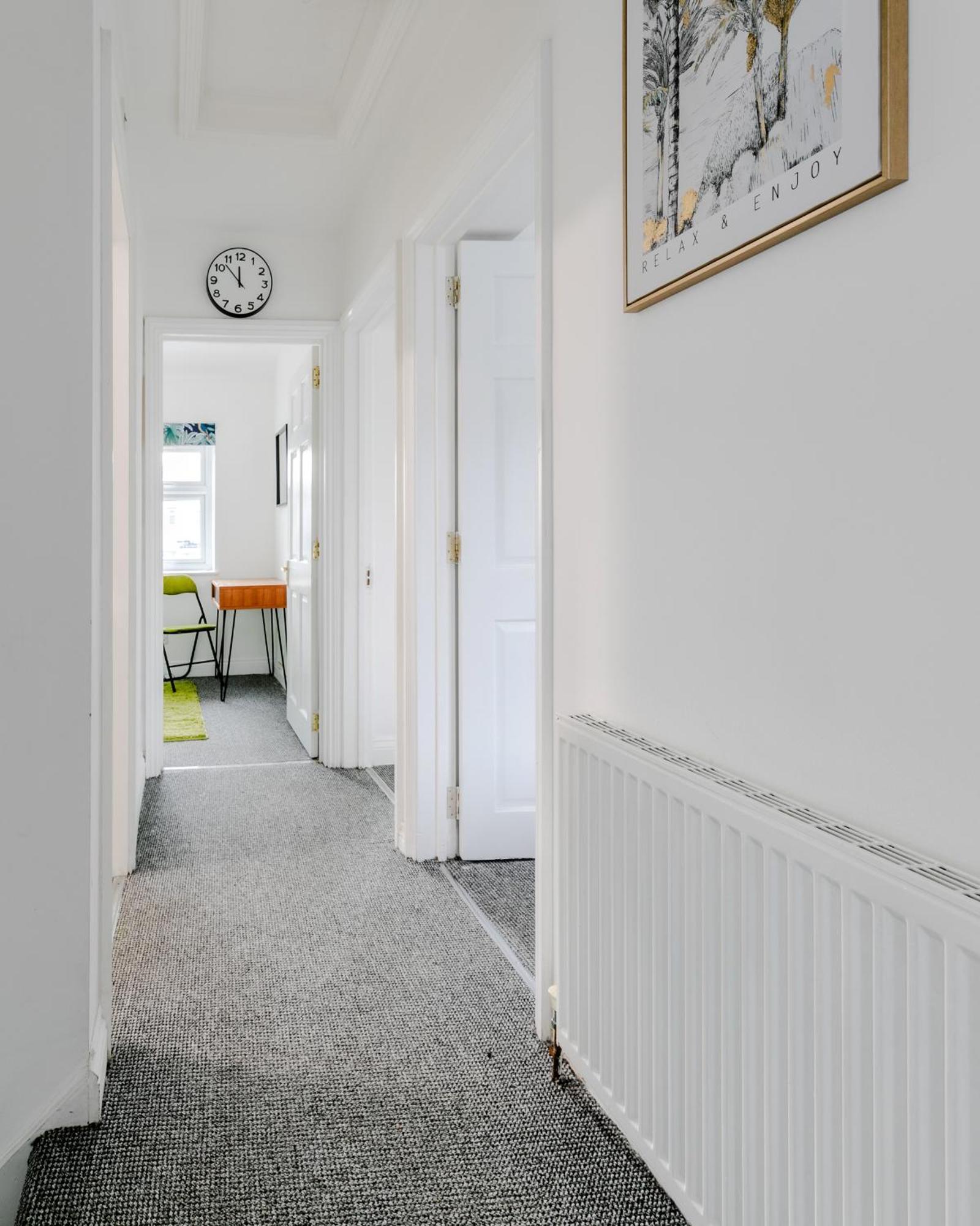 Вилла 5Br House, Free Parking Offa12, Contractor, Big Families, Relocation Редбридж Экстерьер фото